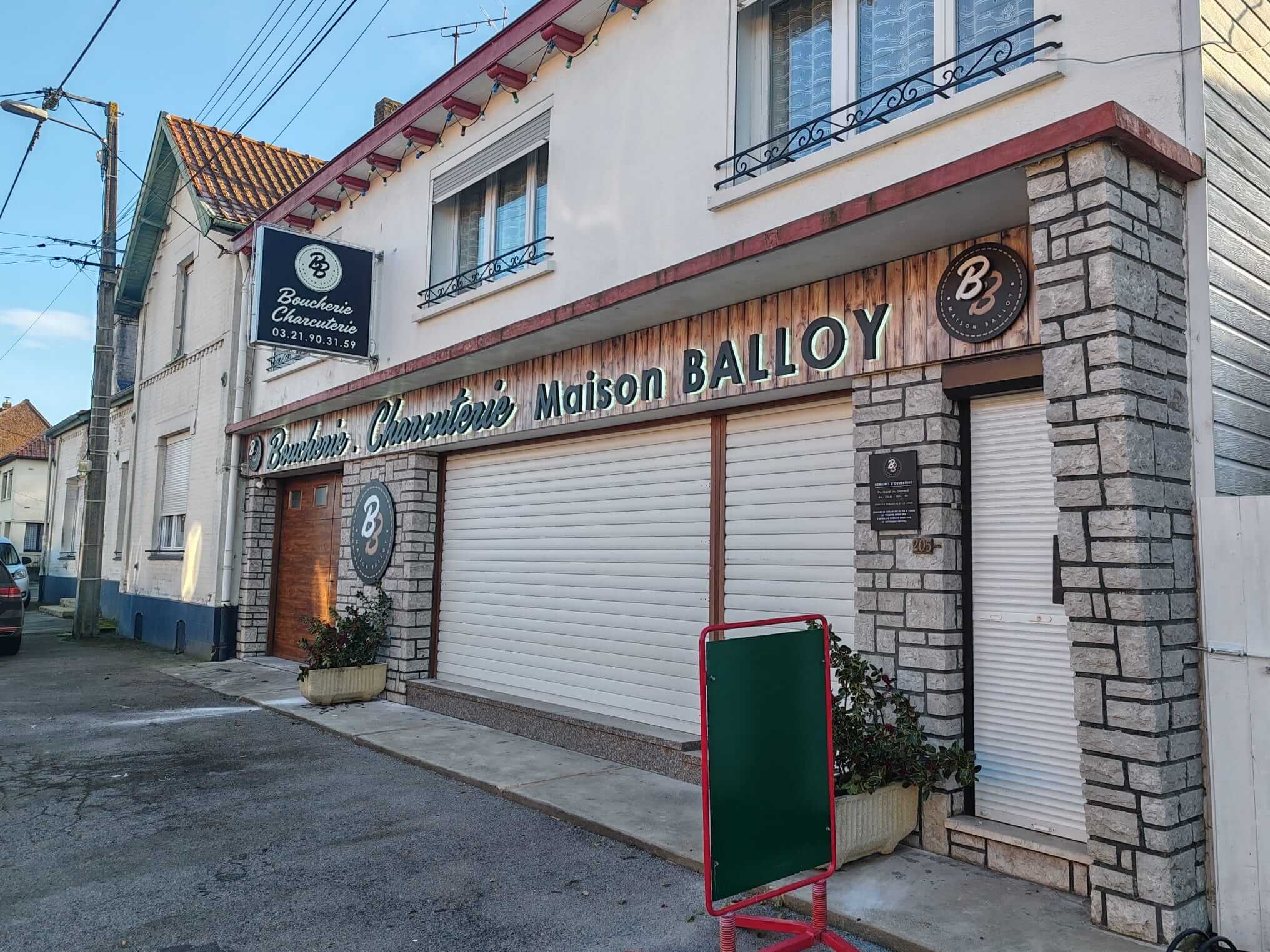 Enseigne de commerce fabriquée et posée par Corbec Noveclair