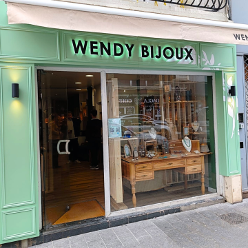 wendy bijoux lettre decoupées rétroéclairées
