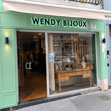 wendy bijoux lettre decoupées rétroéclairées